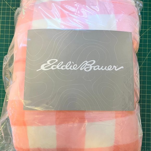 Eddie Bauer PINK PLAID GINGHAM Full/Queen Plush Blanket - super soft & comfy